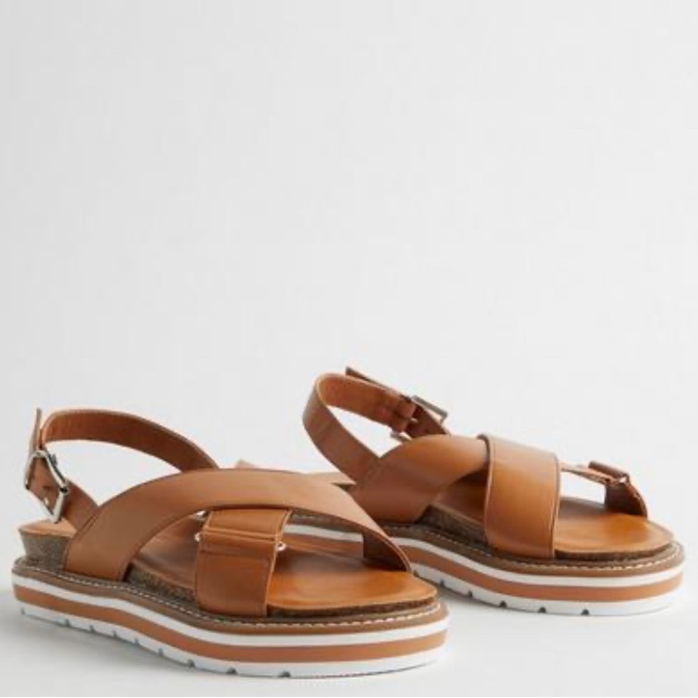 Torrid NWOT Size 10 Tan Cognac Crisscross Flatform Sandal (WW)